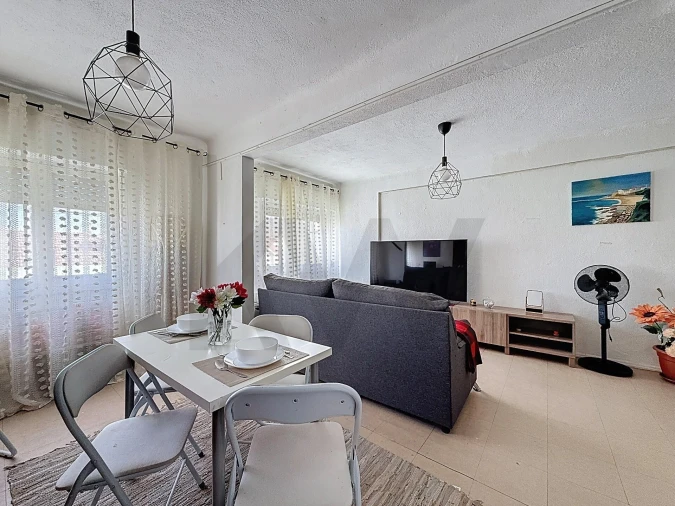 Apartamento T2 para Venda em Benfica Foto 2