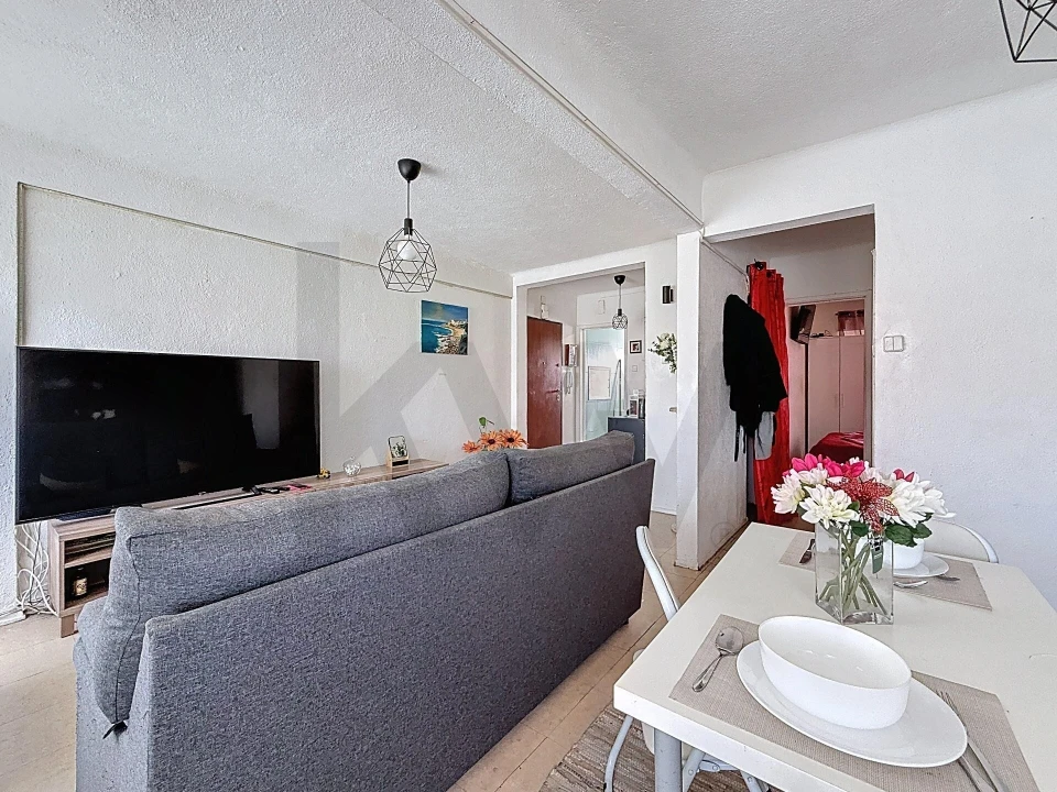 Apartamento T2 para Venda em Benfica Foto 1