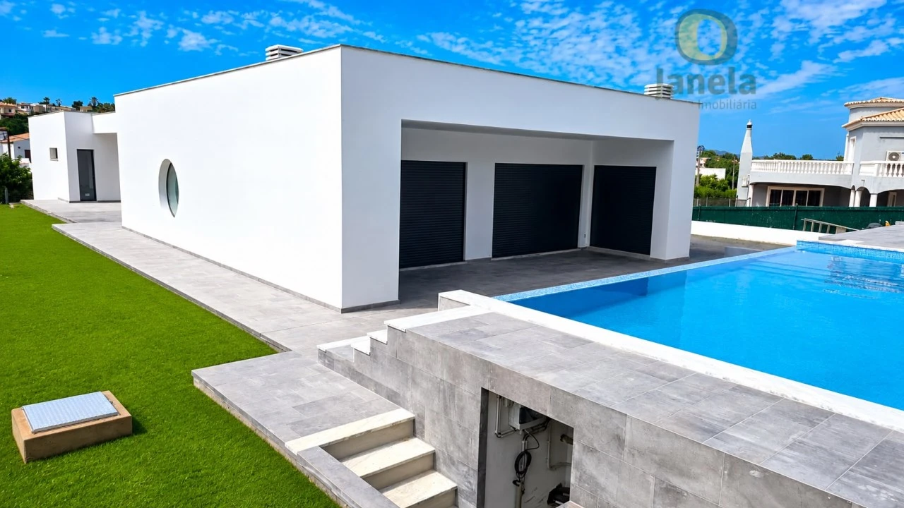 Moradia T3 para Venda em Mexilhoeira Grande Foto 2