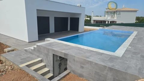 Moradia T3 para Venda em Mexilhoeira Grande