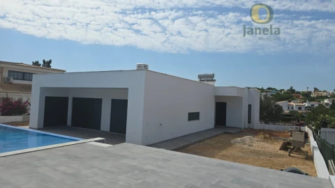 Moradia T3 para Venda em Mexilhoeira Grande