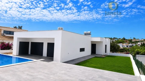 Moradia T3 para Venda em Mexilhoeira Grande
