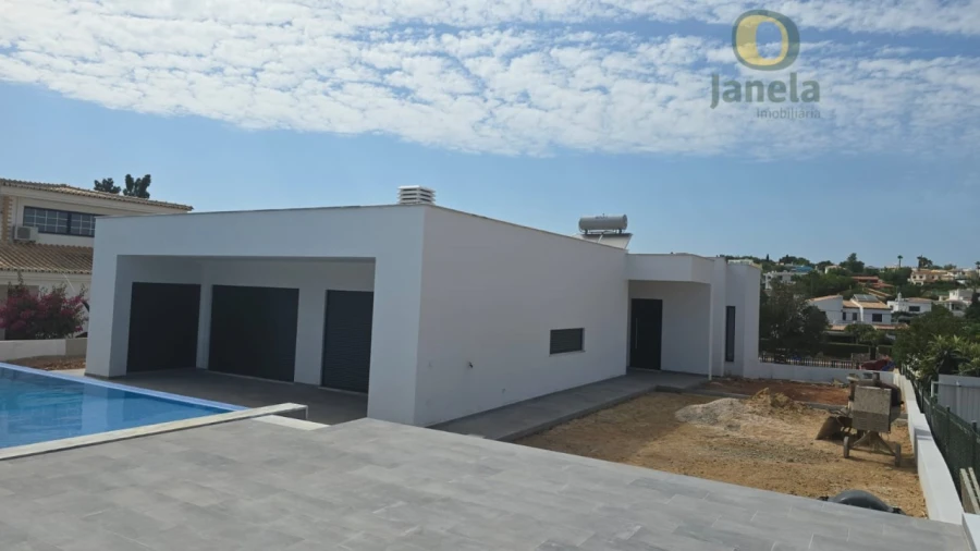Moradia T3 para Venda em Mexilhoeira Grande Foto 12