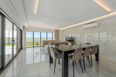 Moradia T5 para Venda em Silves