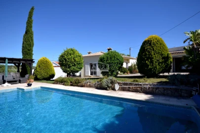 Moradia T3 para Venda em Loule (São Clemente)