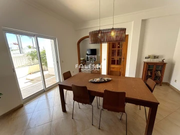 Moradia T3 para Venda em Albufeira e Olhos de Água