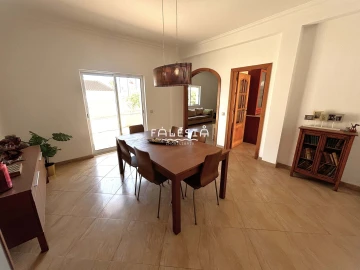 Moradia T3 para Venda em Albufeira e Olhos de Água