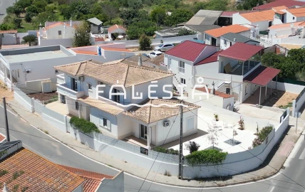 Moradia T3 para Venda em Albufeira e Olhos de Água