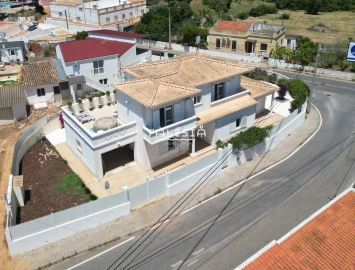 Moradia T3 para Venda em Albufeira e Olhos de Água