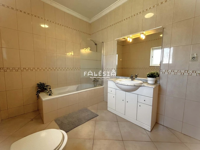Moradia T3 para Venda em Albufeira e Olhos de Água Foto 27