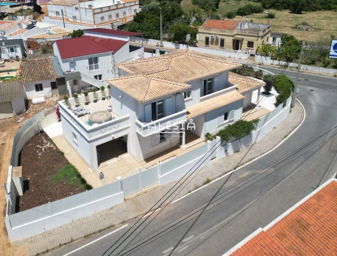 Moradia T3 para Venda em Albufeira e Olhos de Água Foto 48