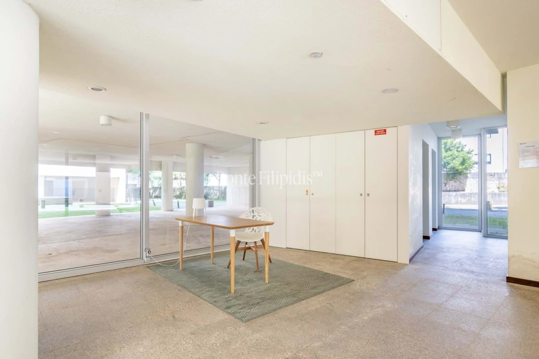 Apartamento T4 para Venda em Lordelo do Ouro e Massarelos Foto 26