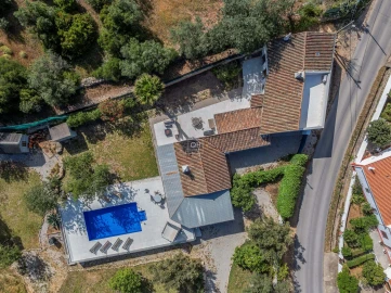 Moradia T3 para Venda em Santa Barbara de Nexe
