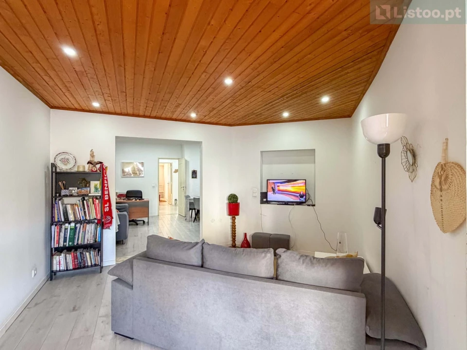 Apartamento T2 para Venda em Algés, Linda-A-Velha e Cruz Quebrada-Dafundo Foto 2
