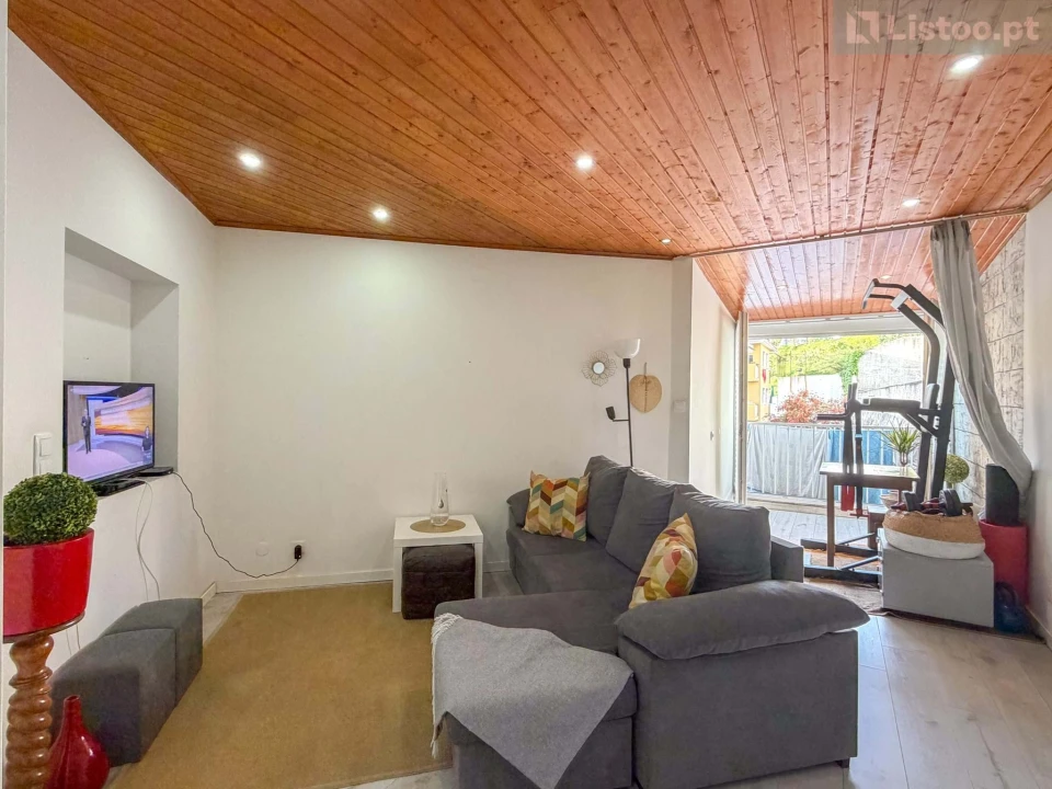 Apartamento T2 para Venda em Algés, Linda-A-Velha e Cruz Quebrada-Dafundo Foto 1