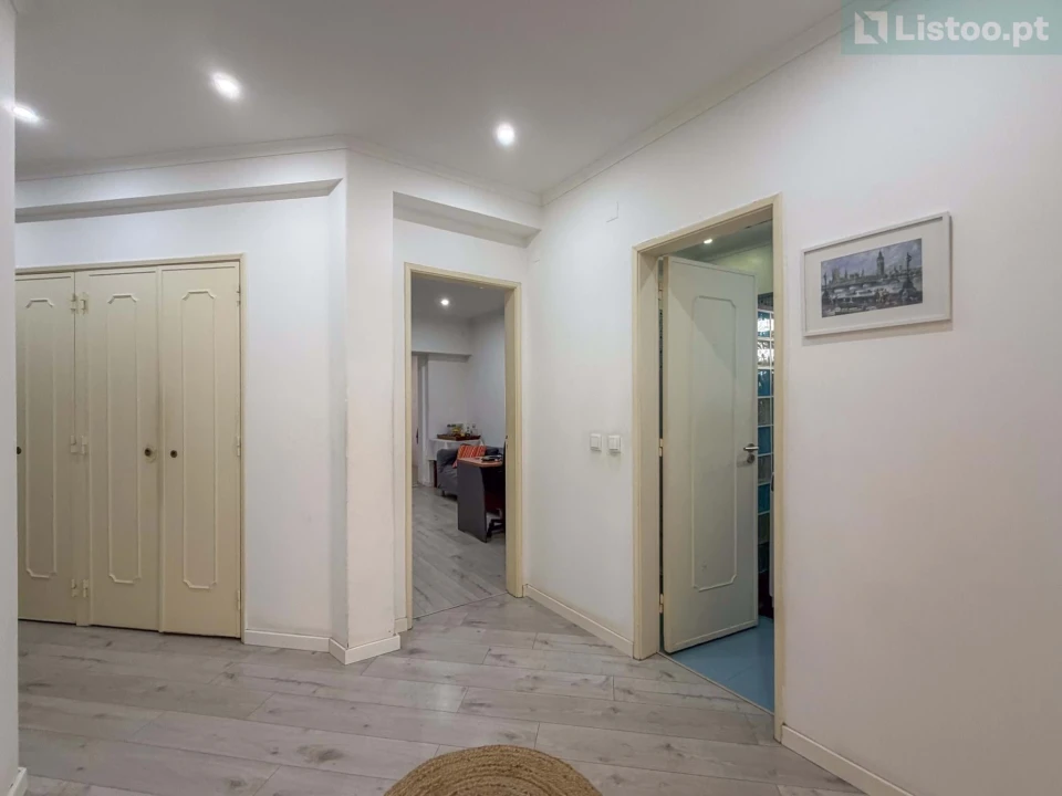 Apartamento T2 para Venda em Algés, Linda-A-Velha e Cruz Quebrada-Dafundo Foto 17