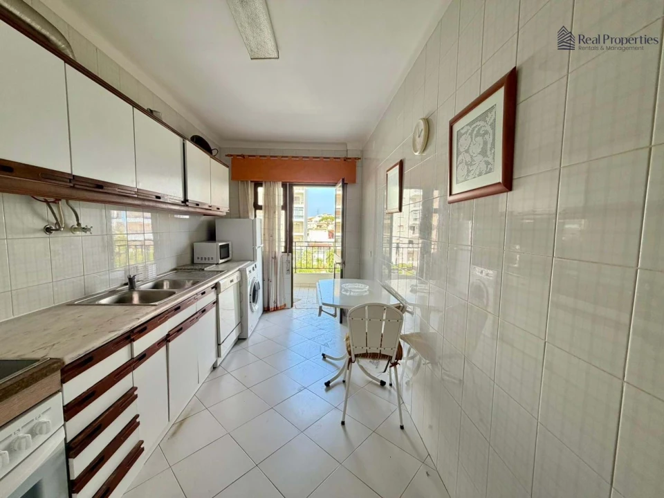 Apartamento T2 para Venda em Quarteira Foto 4
