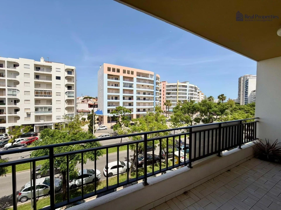 Apartamento T2 para Venda em Quarteira Foto 6