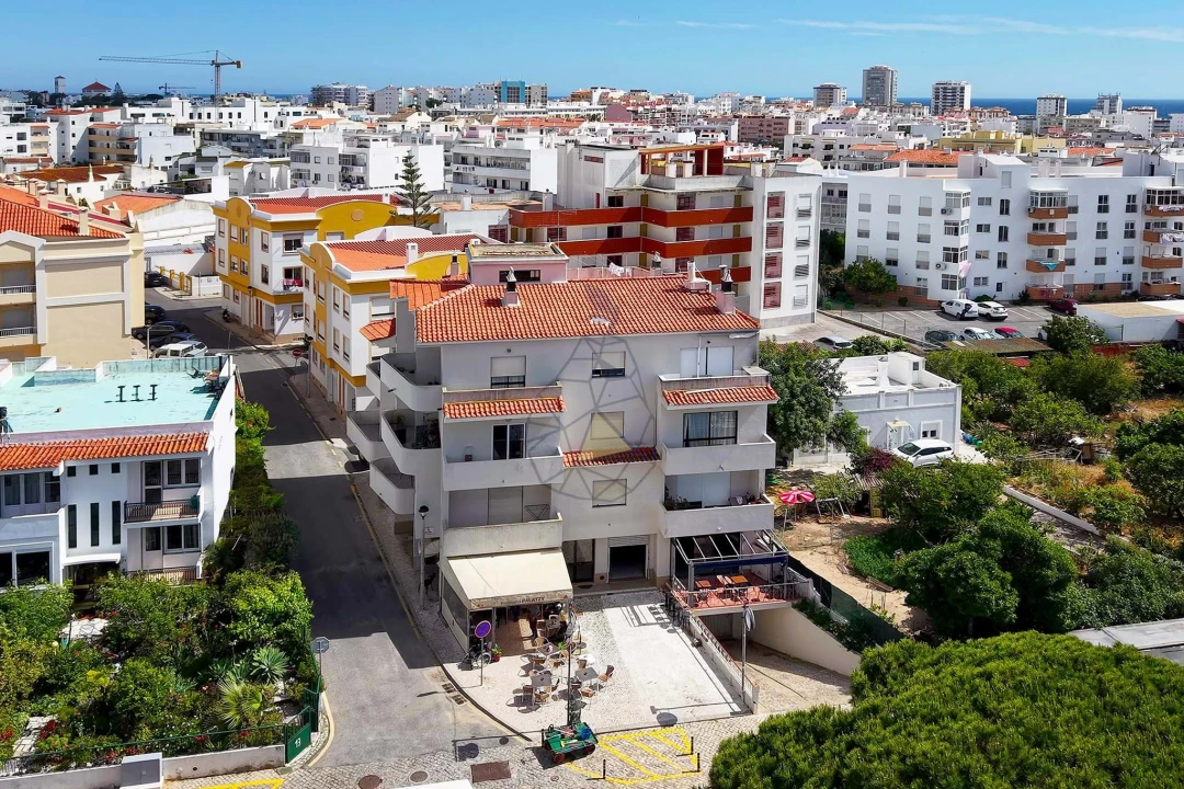 Negócio para Venda em Quarteira Foto 1
