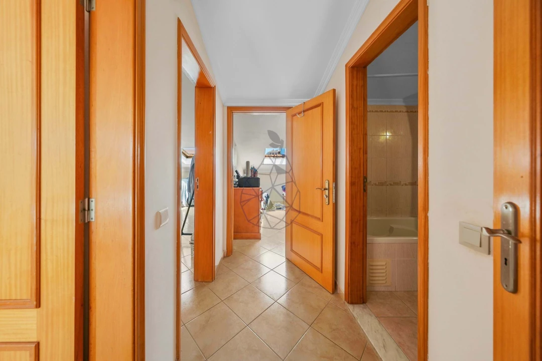 Apartamento T4 para Venda em Quarteira Foto 36