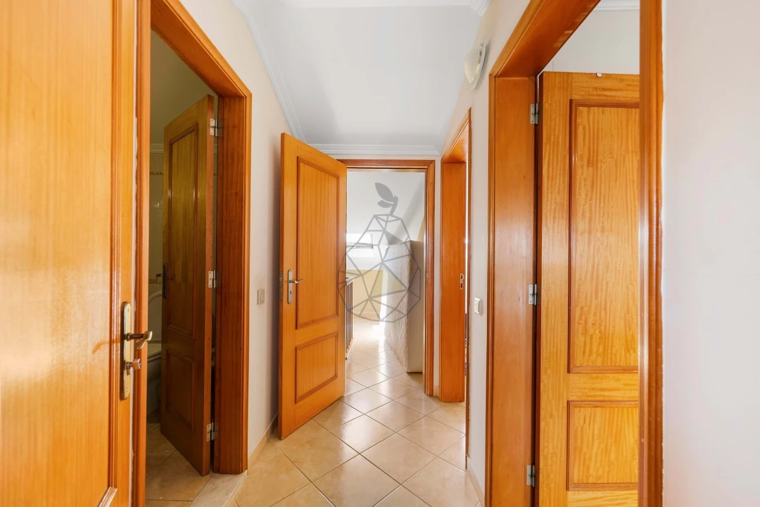 Apartamento T4 para Venda em Quarteira Foto 43