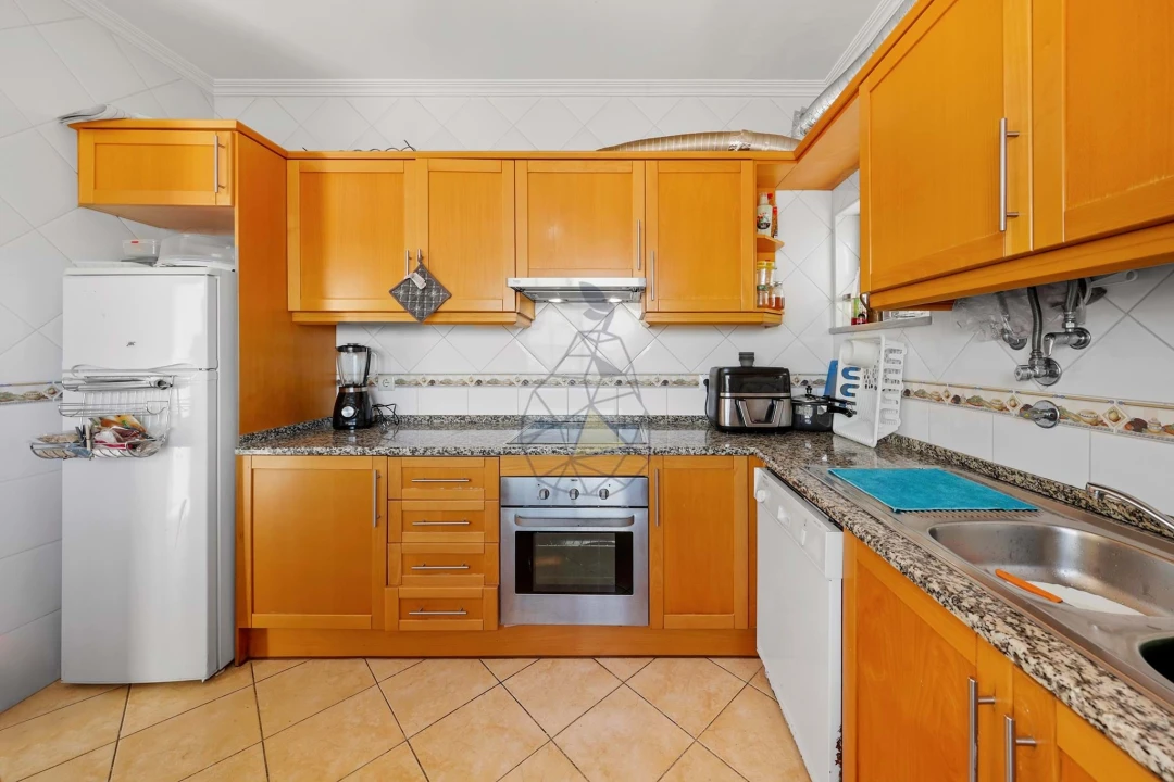 Apartamento T4 para Venda em Quarteira Foto 5