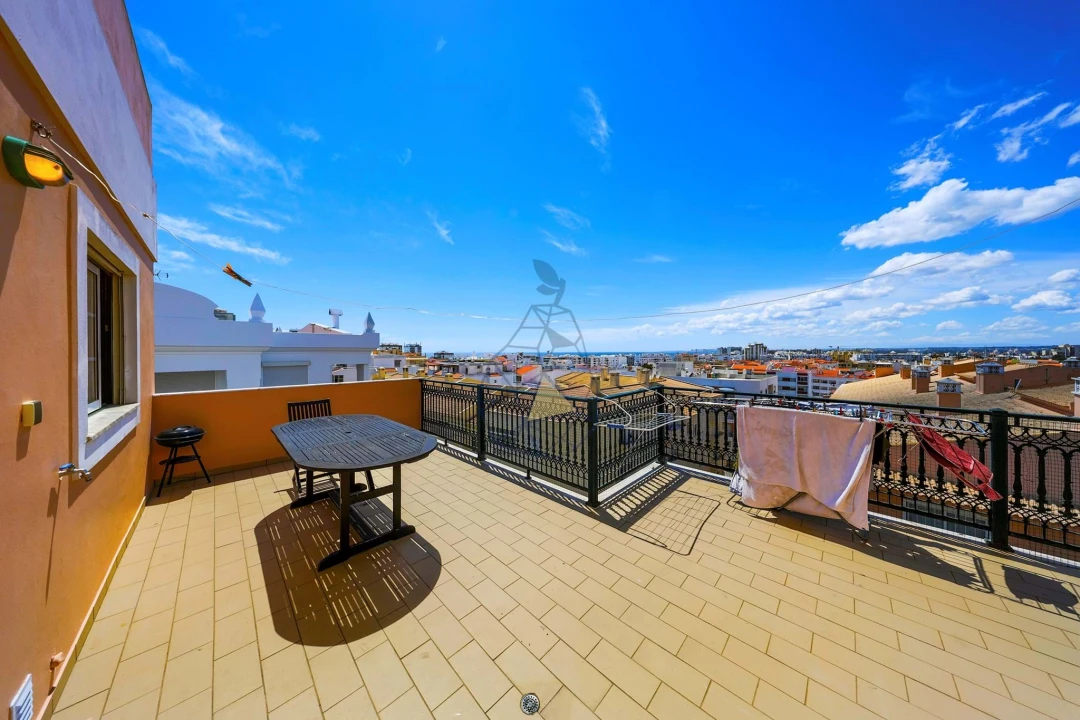 Apartamento T4 para Venda em Quarteira Foto 10
