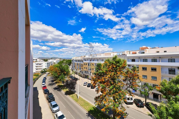 Apartamento T4 para Venda em Quarteira Foto 23