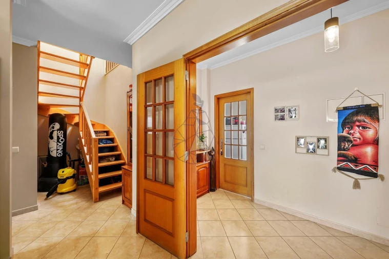 Apartamento T4 para Venda em Quarteira Foto 32