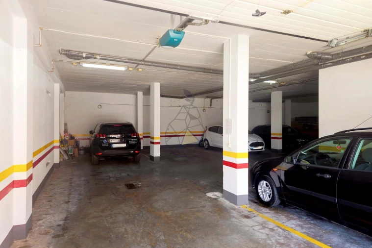 Apartamento T4 para Venda em Quarteira Foto 56