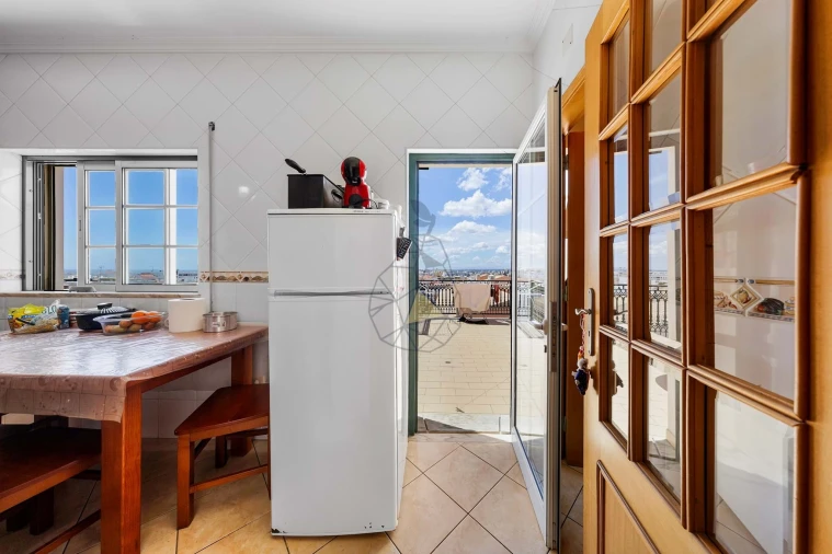 Apartamento T4 para Venda em Quarteira Foto 8