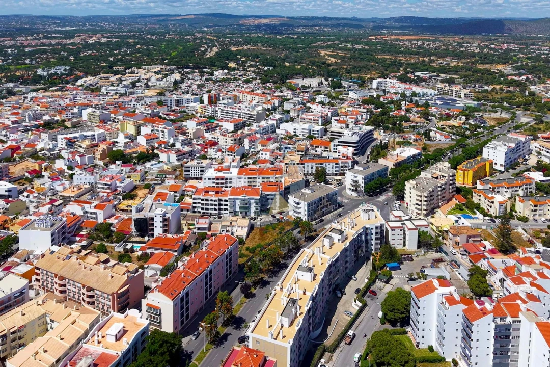 Apartamento T4 para Venda em Quarteira Foto 60