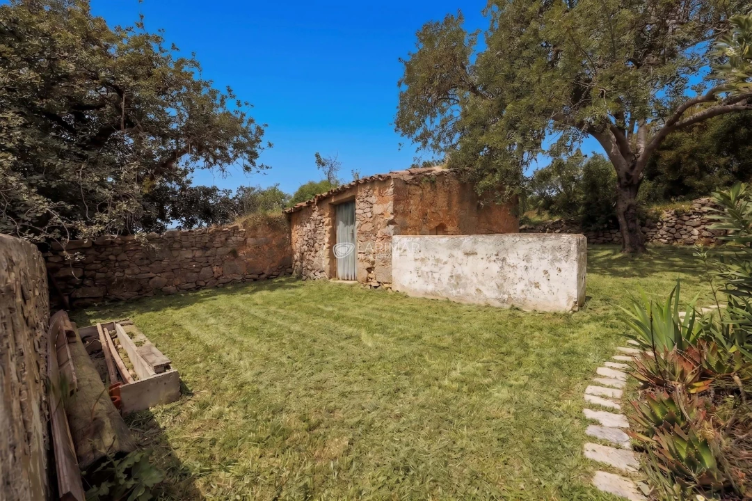 Moradia T4 para Venda em Loule (São Sebastião) Foto 24