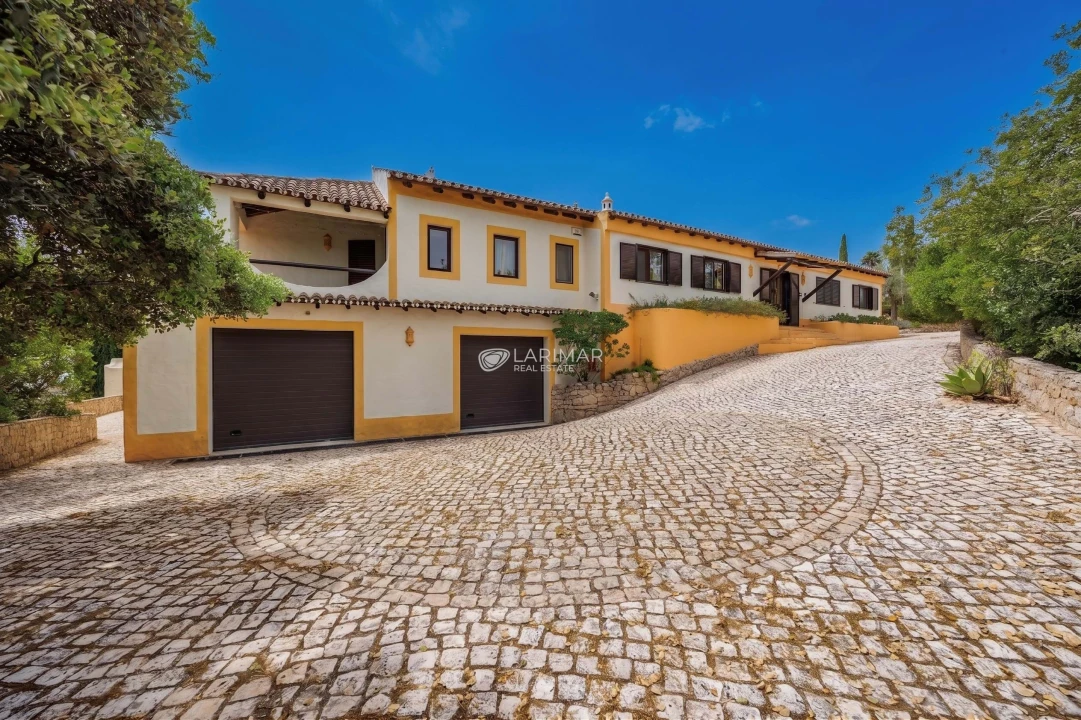 Moradia T4 para Venda em Loule (São Sebastião) Foto 27