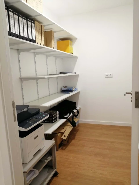 Armazém para Venda em Rosto do Cão (São Roque)
