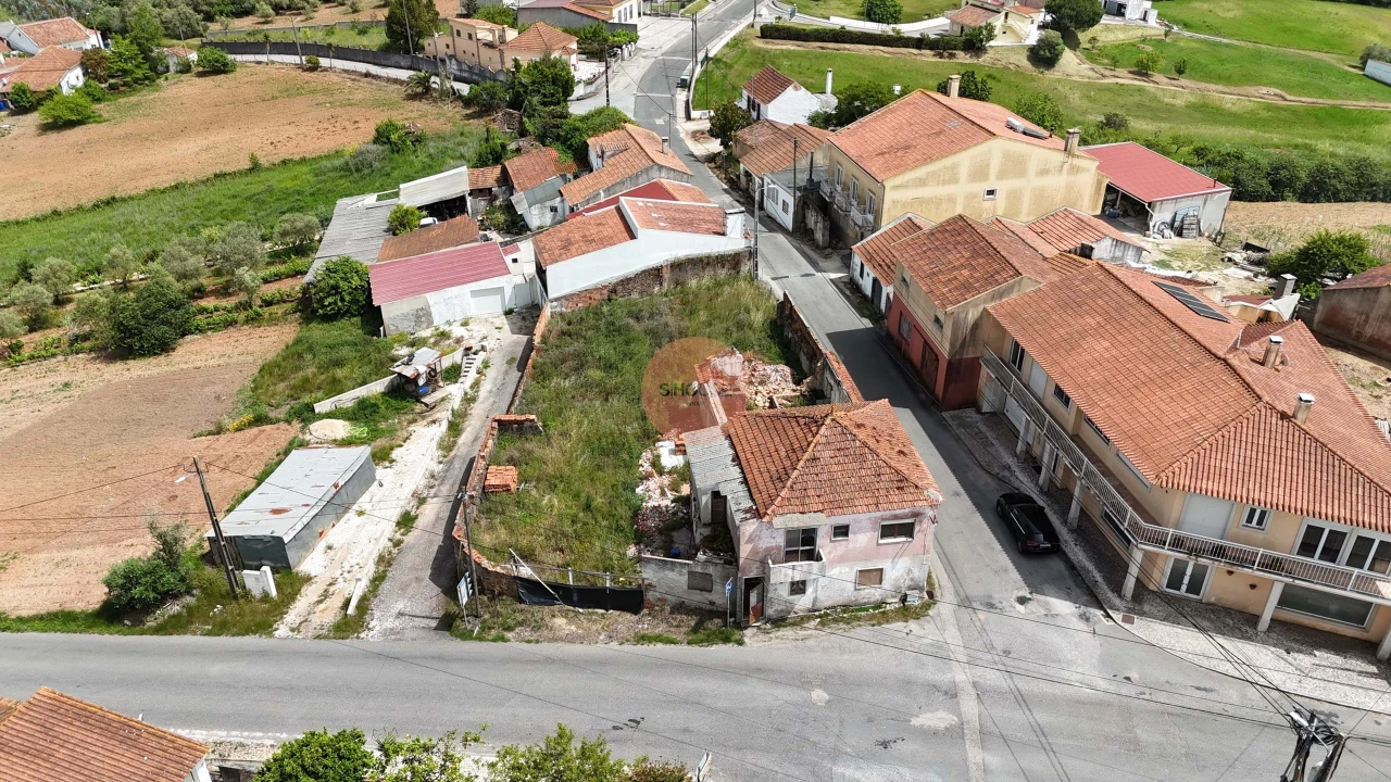 Moradia T3 para Venda em Alvorninha Foto 27