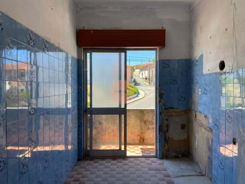 Moradia T3 para Venda em Alvorninha Foto 3