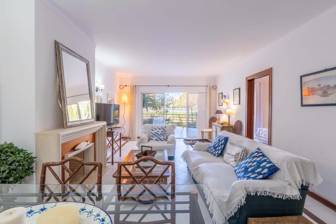 Apartamento T2 para Venda em Quarteira Foto 6
