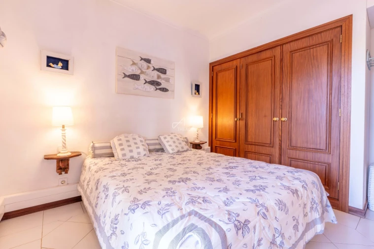 Apartamento T2 para Venda em Quarteira Foto 13