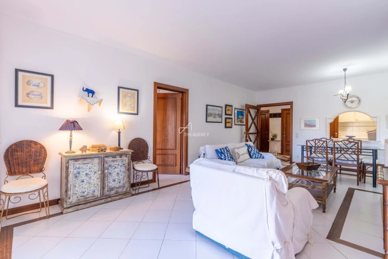 Apartamento T2 para Venda em Quarteira Foto 9