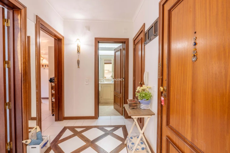 Apartamento T2 para Venda em Quarteira Foto 4