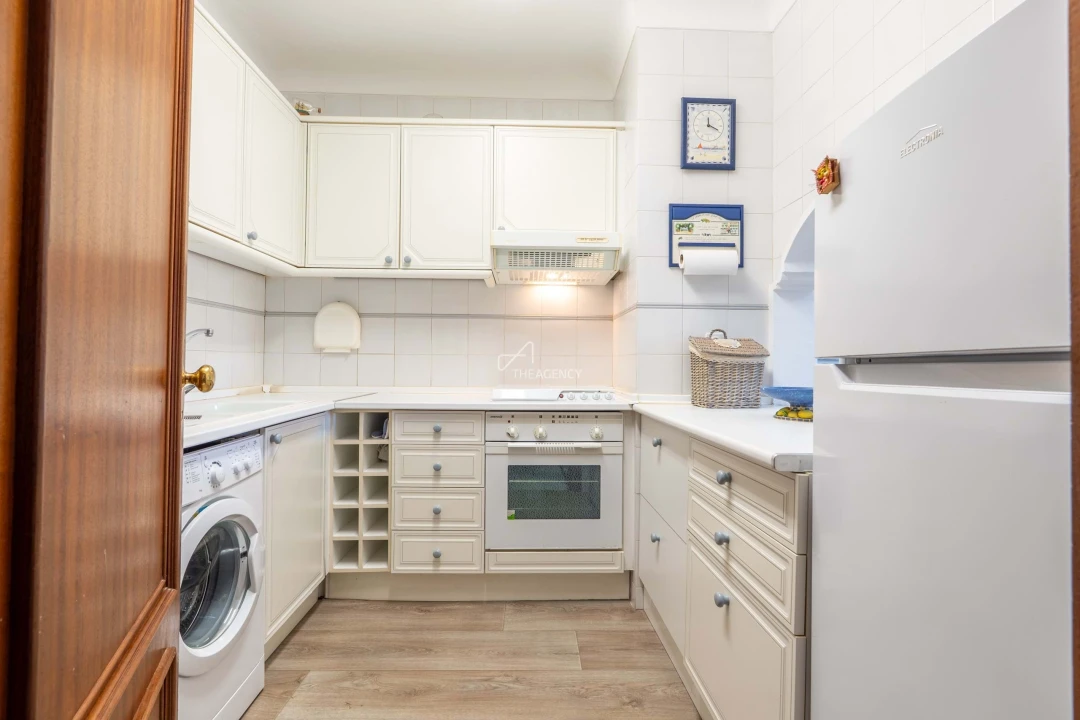 Apartamento T2 para Venda em Quarteira Foto 12