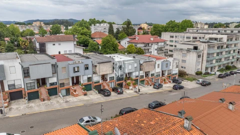 Moradia T3 para Venda em Vila Nova de Famalicão e Calendário