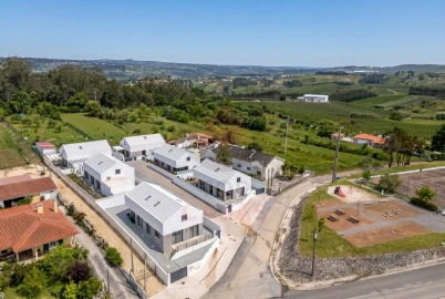 Moradia T3 para Venda em Nossa Senhora do Pópulo, Coto e São Gregório
