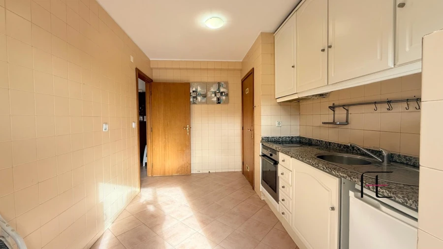 Apartamento T3 para Venda em Fânzeres e São Pedro da Cova Foto 5