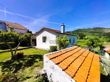 Moradia T2 para Venda em Vilar de Mouros