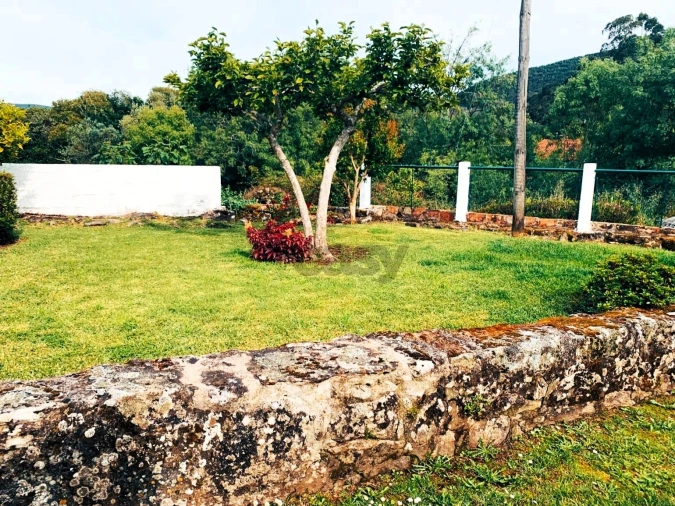 Moradia T2 para Venda em Vilar de Mouros Foto 4