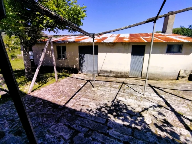 Moradia T2 para Venda em Vilar de Mouros Foto 33