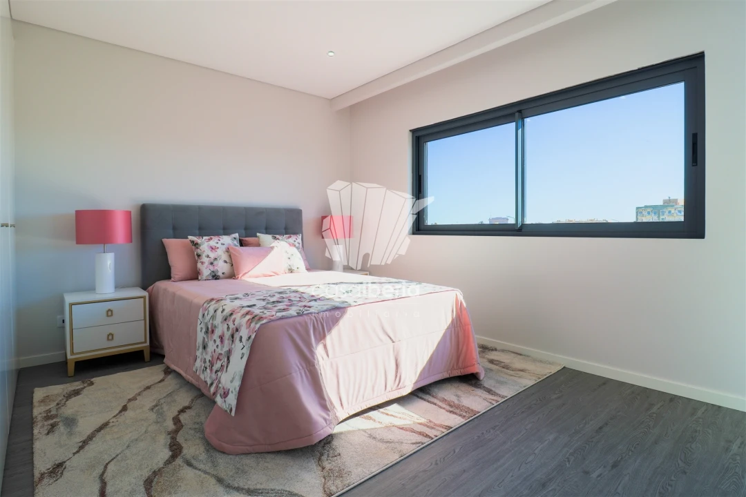 Apartamento T3 para Venda em Quelfes Foto 7