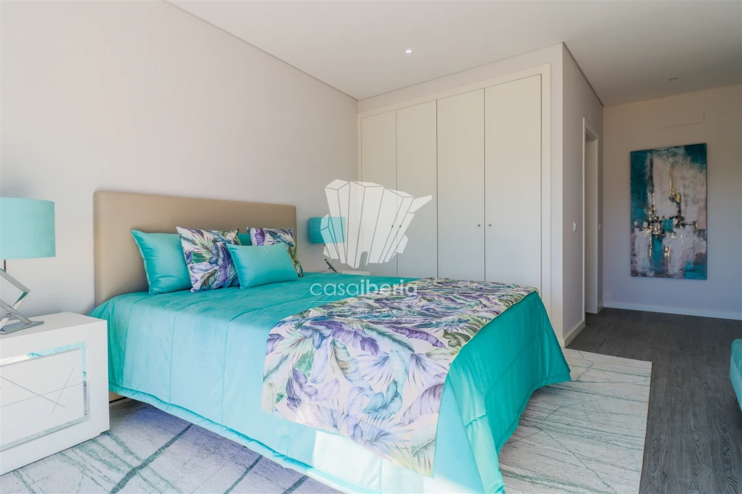 Apartamento T3 para Venda em Quelfes Foto 3